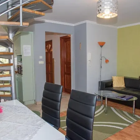 Wunderschoene In Apartment Keszthely