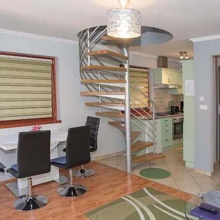Apartment Wunderschoene In Keszthely