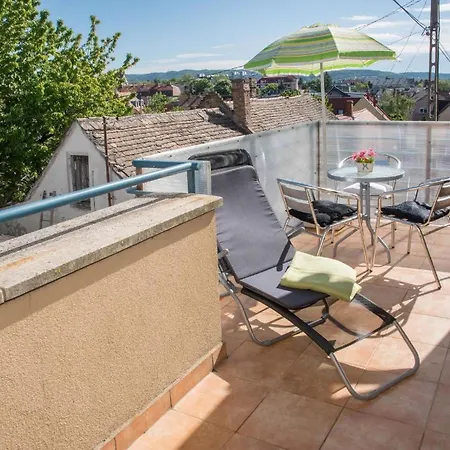 Wunderschoene In Apartment Keszthely